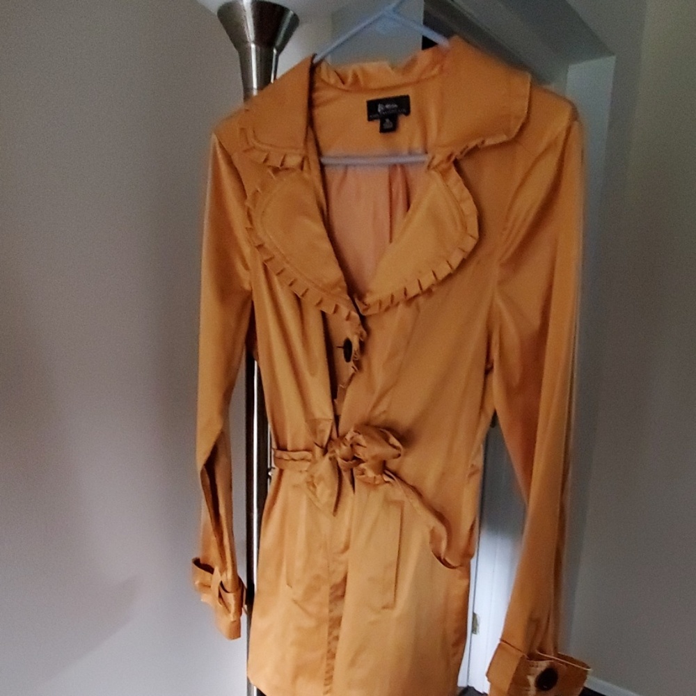 B-WEAR WOMEN'S COAT PRE-OWNED